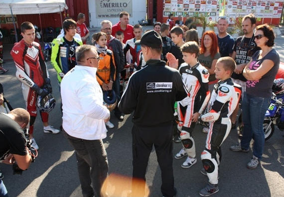 Snímka zo sústredenia Junior Moto Academy s pánom Talmácsim v roku 2012