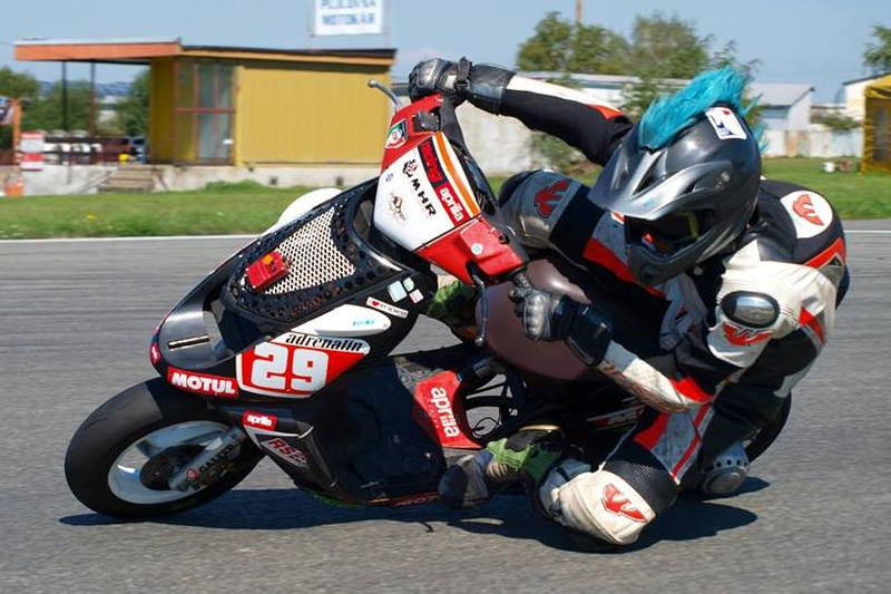 Predám pretekársky skúter Aprilia