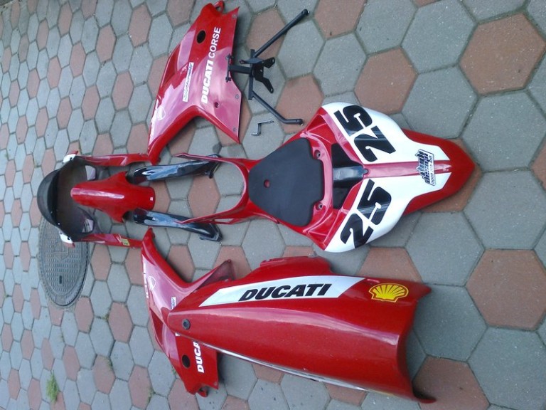 Predám race kapoty na Ducati 1098