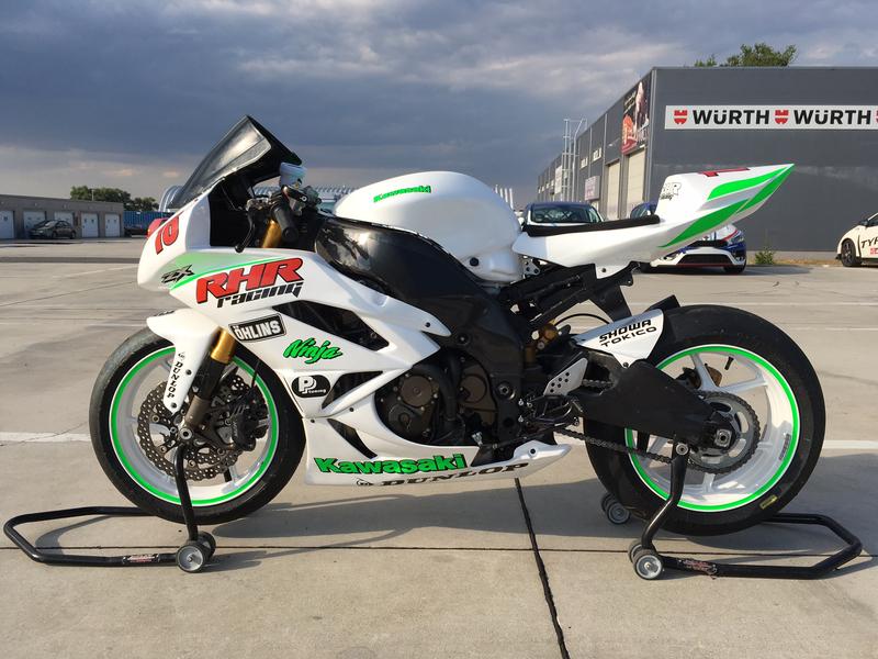 Predám Kawasaki ZX10R Superbike