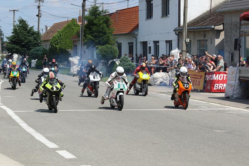 Prvá galéria z Kopčianskeho motookruhu