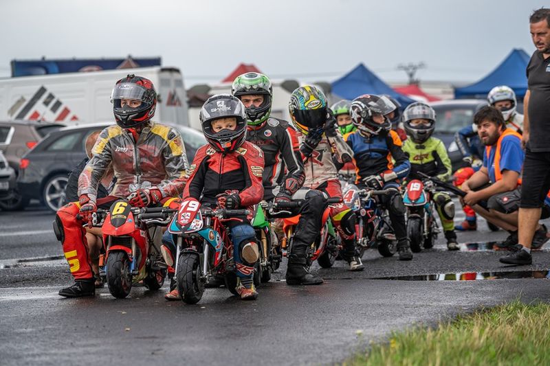 Promočené závody MMČR Miniracing v Mostě