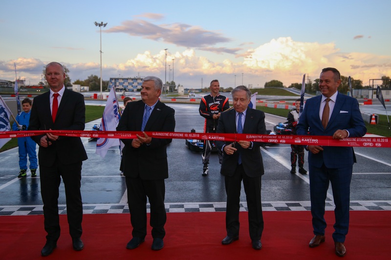 SLOVAKIA RING oficiálne otvoril Slovenské motokárové centrum