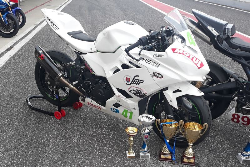 Prodám Kawasaki 400 ninja
