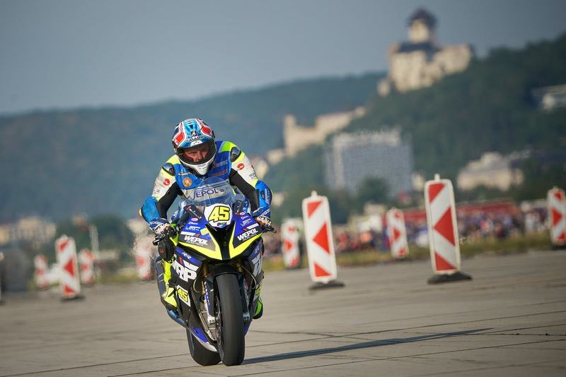 Na letisku v Trenčíne sa konali medzinárodné motocyklové preteky