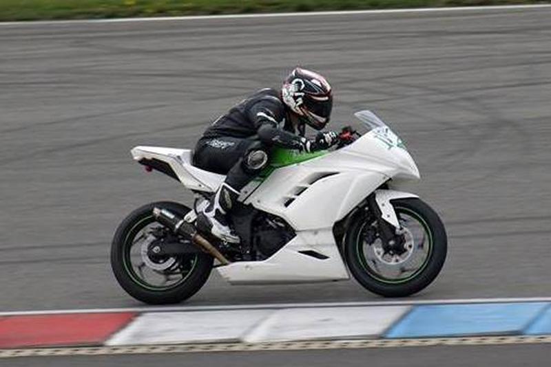 Prodám závodní Kawasaki Ninja300