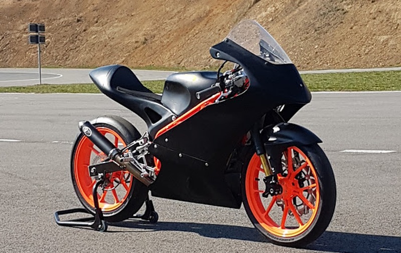 Prodám okruhový motocykl MIR Moto 5, 38 mth.