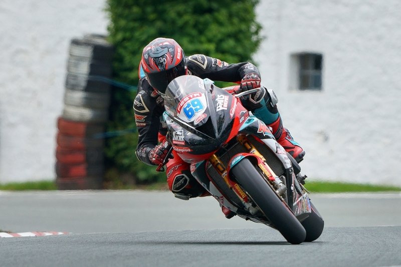 Pád i pódium, takové bylo IRRC v Chimay pro Petra Najmana