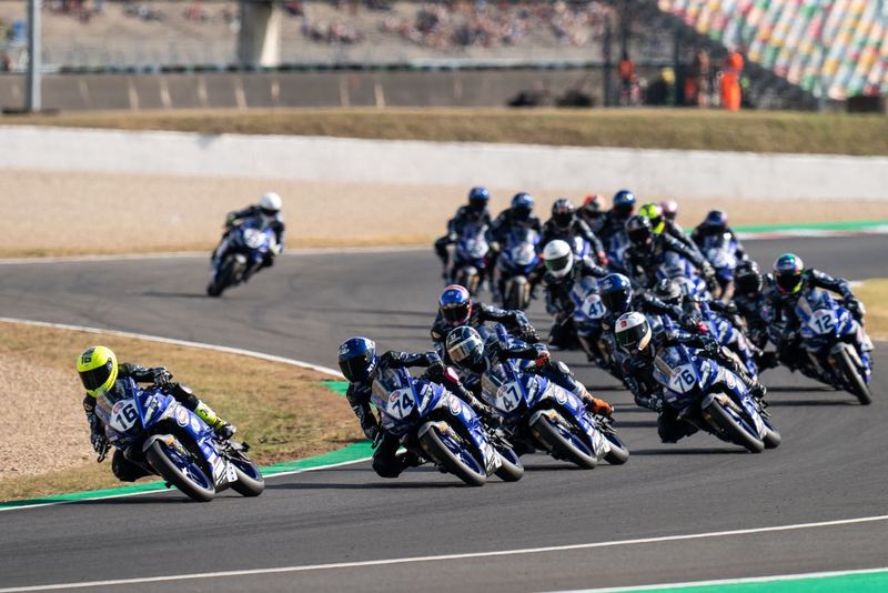 V Barcelone bude korunovaný prvý víťaz Yamaha R3 bLU cRU European Cupu