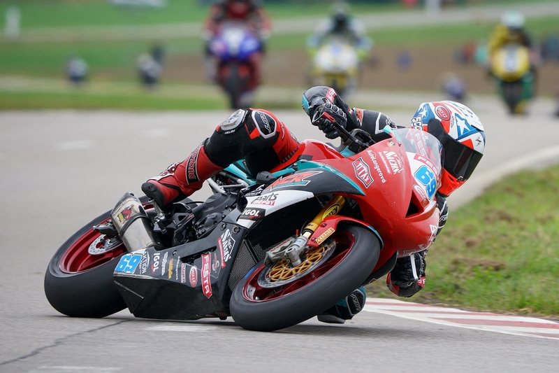 Petr Najman zakončil premiérovou sezónu v IRRC celkovým třetím místem v Supersportech