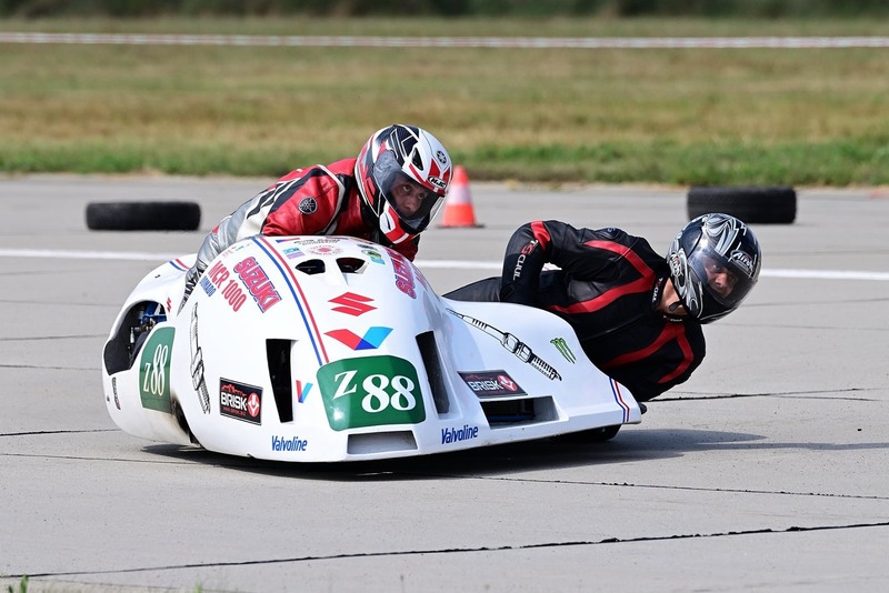 Na letisku v Trenčíne sa konali preteky motocyklových veteránov a Ducati Slovakia Cupu