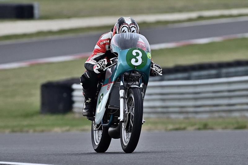 Tomáš Krajčí sa vracia do sedla pretekárskeho motocykla. Tentoraz veteránskeho.