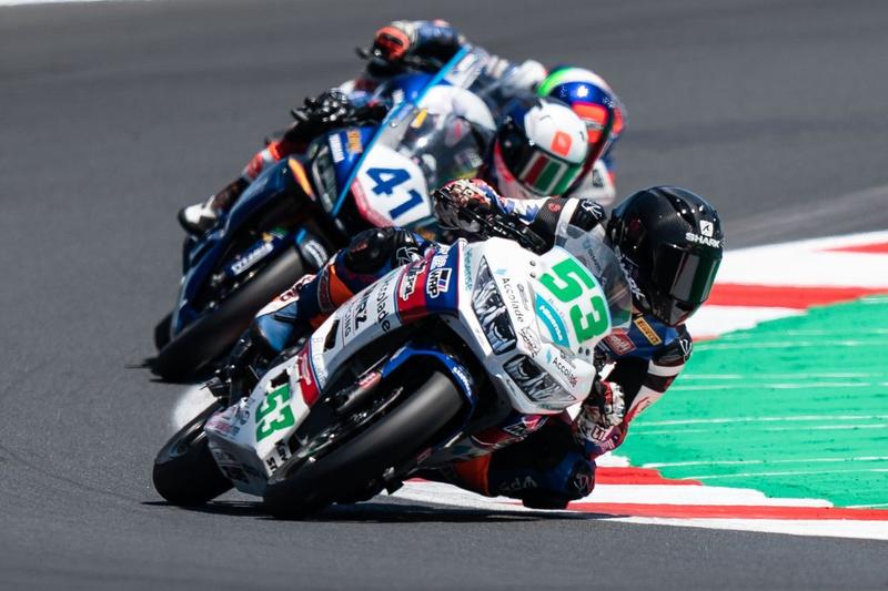Ve druhém závodě týmu Accolade Smrz Racing štěstí nepřálo