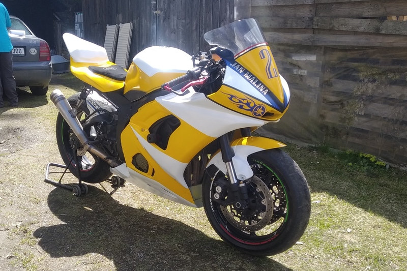 Prodám závodní motocykl Yamaha R6