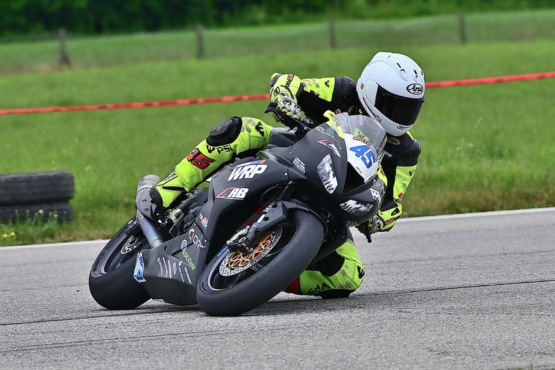 Na letisku v Žiline sa konali medzinárodné motocyklové preteky