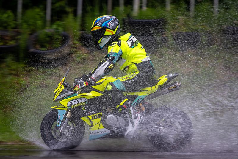 Náročné podmínky v Písku prověřily FS12 Racing Team