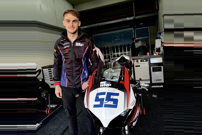 Tým WRP Racing v roce 2026 s novým jezdeckým složením