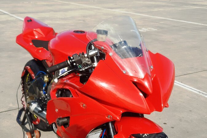 Pfredám okruhovku Yamaha R6 RJ15