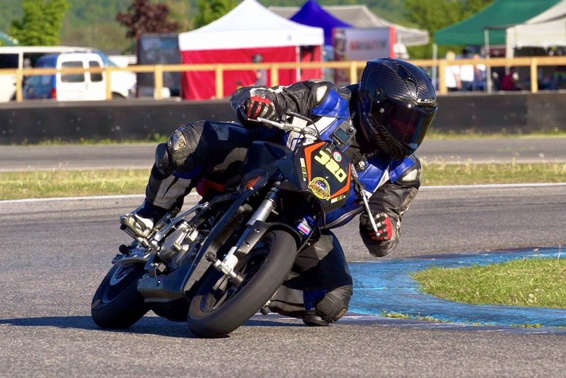 Tím Pitbike Racing Slovakia PBR na prvých pretekoch v Dlhej