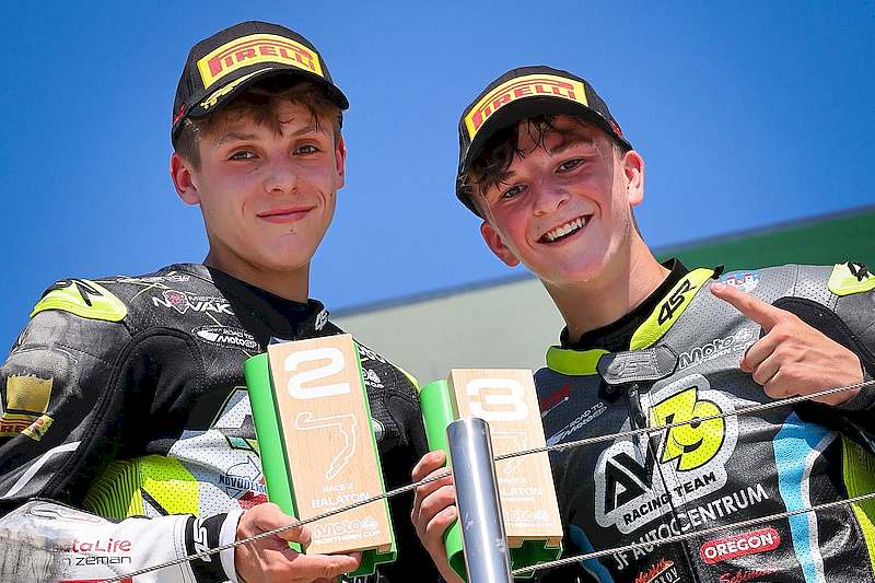 Durdis s Vyskočilom na pódiu v Moto4 Northern Cupe na Balaton Parku