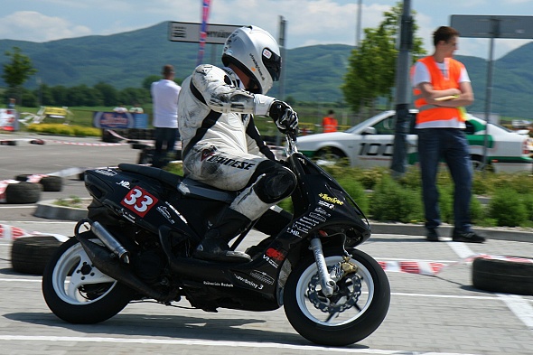 Cez víkend MMSR skútrov na Slovakia Ringu